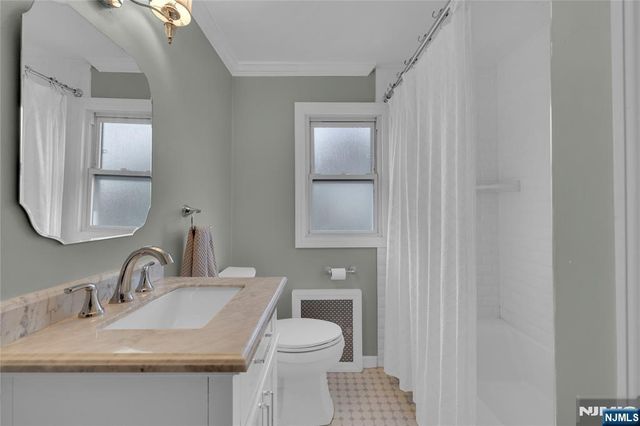 17 Lane Avenue, West Caldwell, NJ 07006