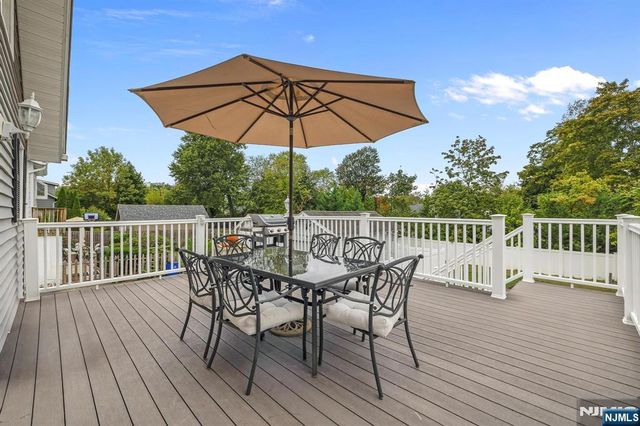 17 Lane Avenue, West Caldwell, NJ 07006