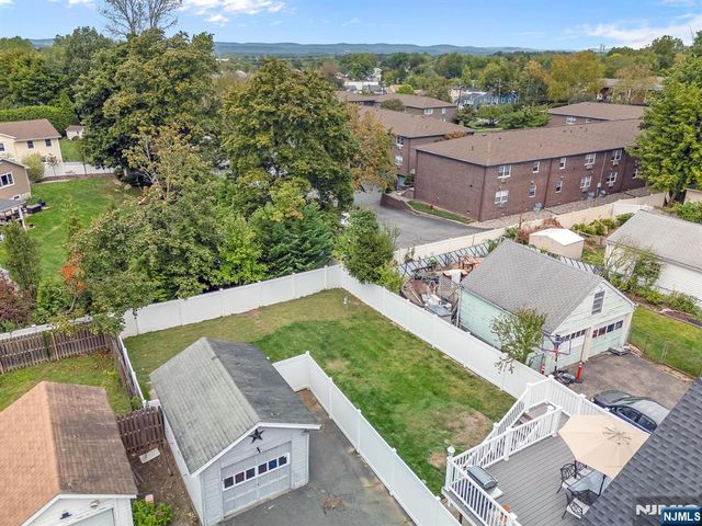 17 Lane Avenue, West Caldwell, NJ 07006