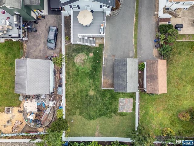 17 Lane Avenue, West Caldwell, NJ 07006