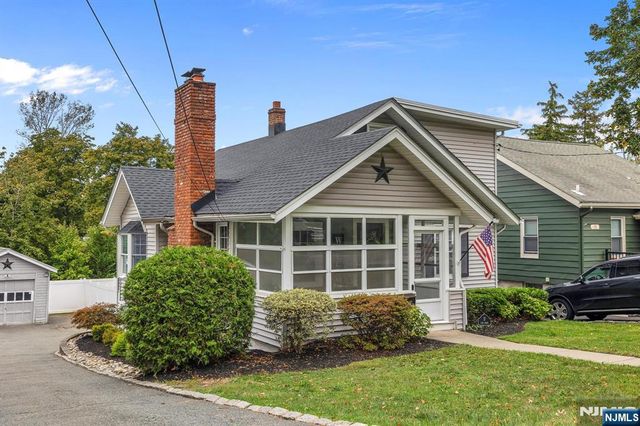 17 Lane Avenue, West Caldwell, NJ 07006