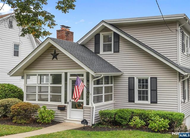 17 Lane Avenue, West Caldwell, NJ 07006