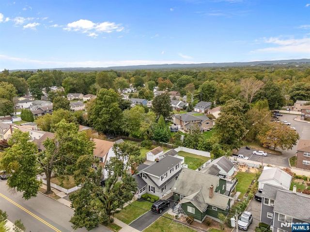 17 Lane Avenue, West Caldwell, NJ 07006