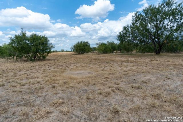 5425 Lone Oak, Adkins, TX 78101