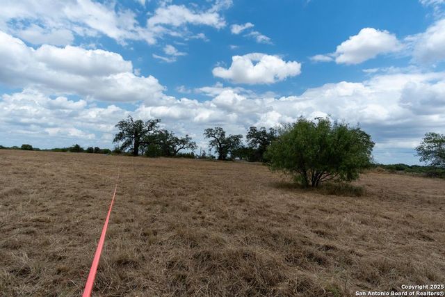 5425 Lone Oak, Adkins, TX 78101