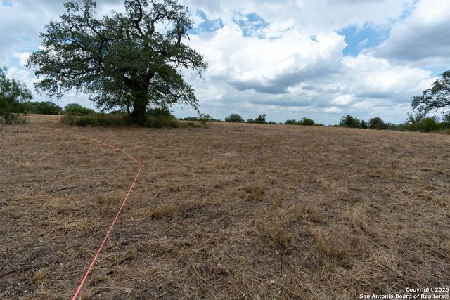 5425 Lone Oak, Adkins, TX 78101