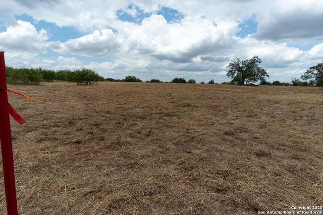 5425 Lone Oak, Adkins, TX 78101