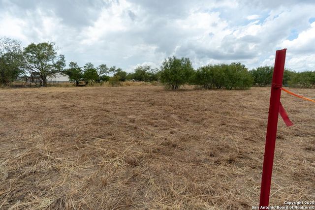 5425 Lone Oak, Adkins, TX 78101