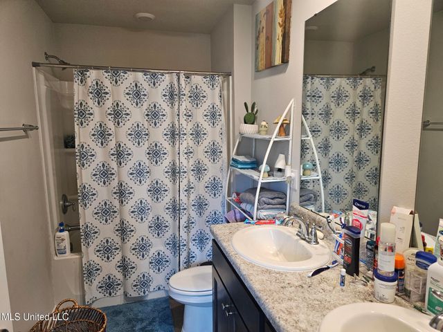 2205 Magazine Street, Ocean Springs, MS 39564