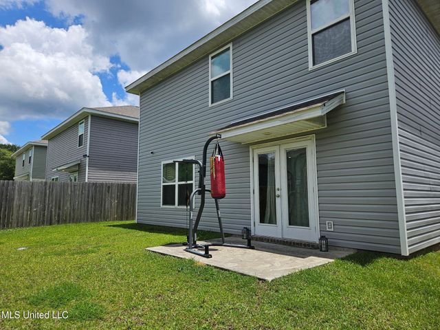 2205 Magazine Street, Ocean Springs, MS 39564