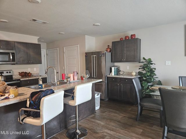 2205 Magazine Street, Ocean Springs, MS 39564