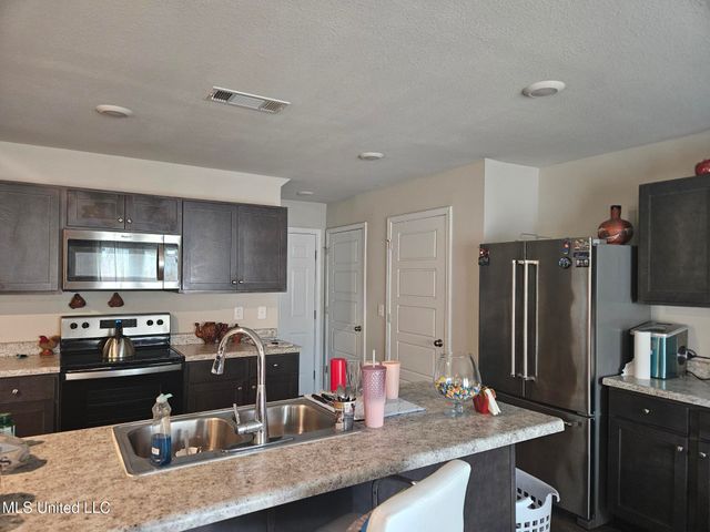 2205 Magazine Street, Ocean Springs, MS 39564