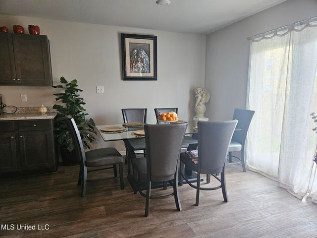 2205 Magazine Street, Ocean Springs, MS 39564