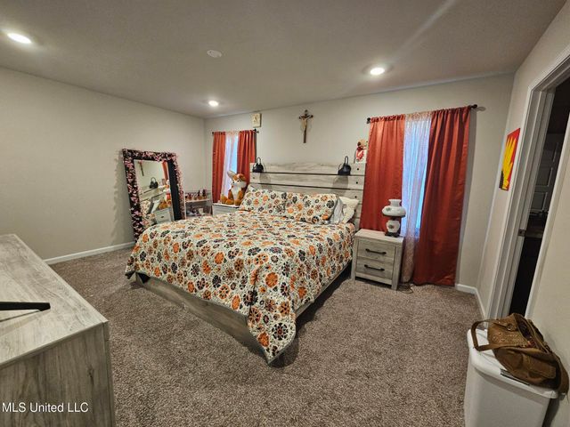 2205 Magazine Street, Ocean Springs, MS 39564
