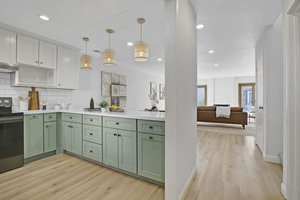 Image 4 of property listing at 3218 3218 Fir Ave, Alameda, CA 94502