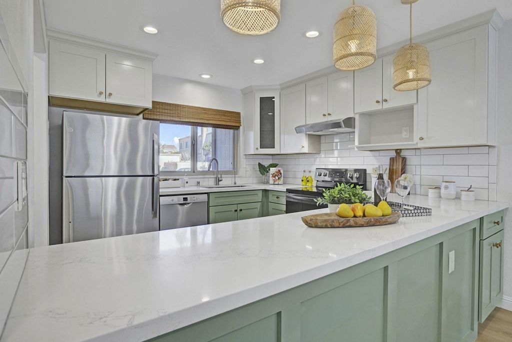 Image 6 of property listing at 3218 3218 Fir Ave, Alameda, CA 94502