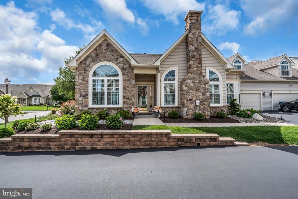 235 SHADY BROOK DR #153, LANGHORNE, PA 19047 — photo 2