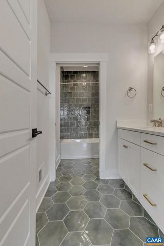 52 FARROW DR, Charlottesville, VA 22901