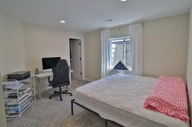 5247 N Cambridge St, Bel Aire, KS 67226