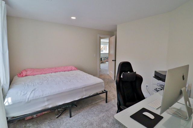 5247 N Cambridge St, Bel Aire, KS 67226