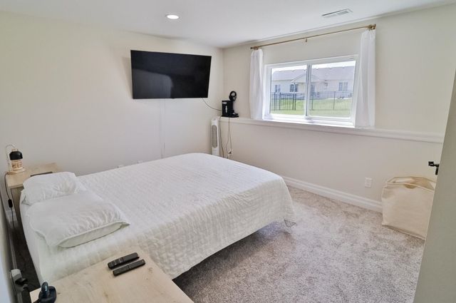 5247 N Cambridge St, Bel Aire, KS 67226