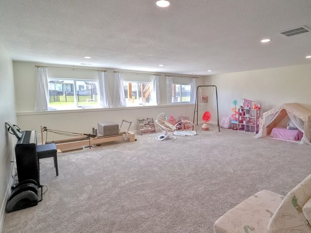 5247 N Cambridge St, Bel Aire, KS 67226