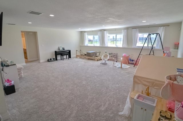 5247 N Cambridge St, Bel Aire, KS 67226