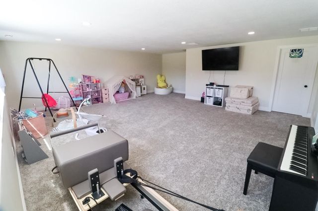 5247 N Cambridge St, Bel Aire, KS 67226