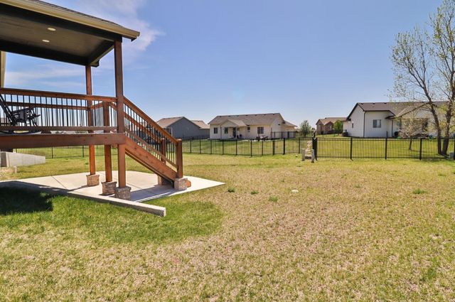 5247 N Cambridge St, Bel Aire, KS 67226