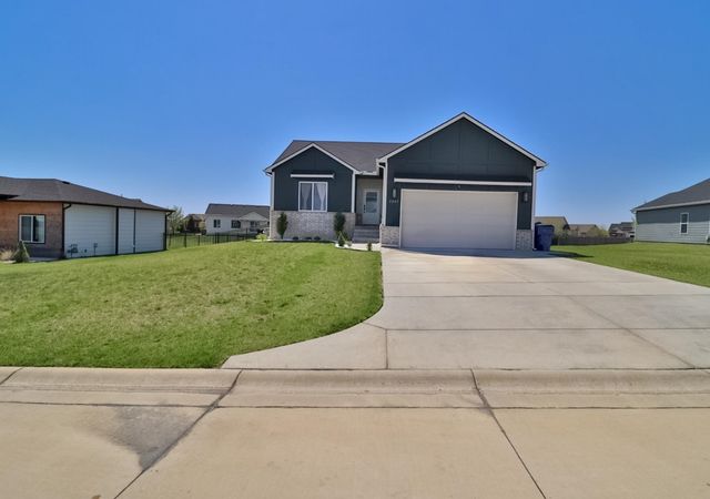 5247 N Cambridge St, Bel Aire, KS 67226
