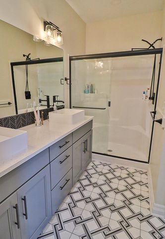 5247 N Cambridge St, Bel Aire, KS 67226