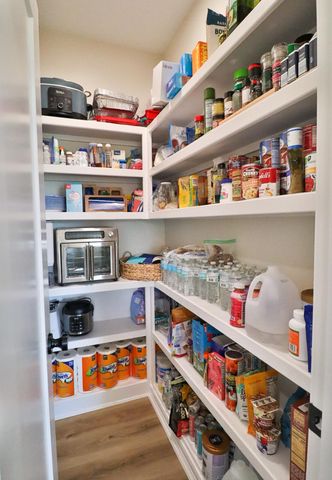 5247 N Cambridge St, Bel Aire, KS 67226