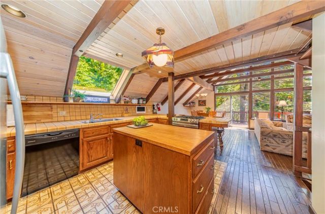 1163 Silver Tip, Fish Camp, CA 93623