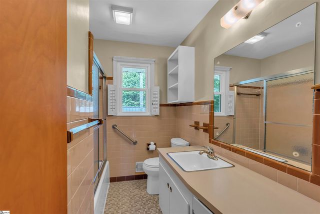 402 Springwood Drive, Spartanburg, SC 29302