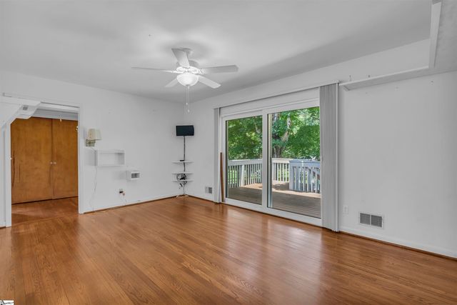 402 Springwood Drive, Spartanburg, SC 29302