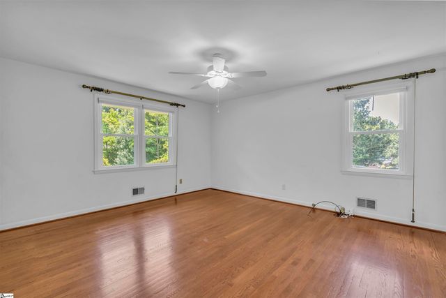 402 Springwood Drive, Spartanburg, SC 29302