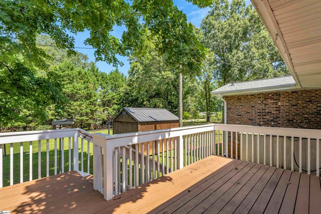 402 Springwood Drive, Spartanburg, SC 29302