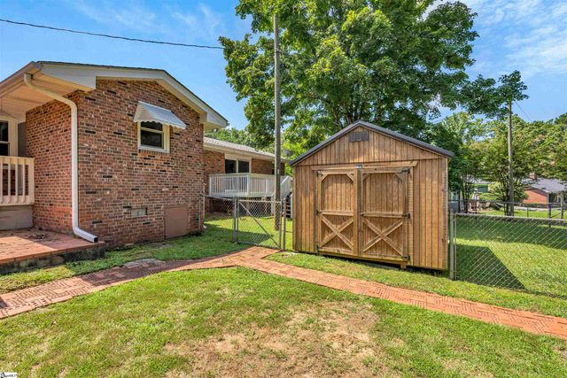 402 Springwood Drive, Spartanburg, SC 29302