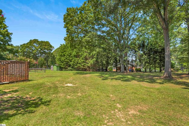 402 Springwood Drive, Spartanburg, SC 29302