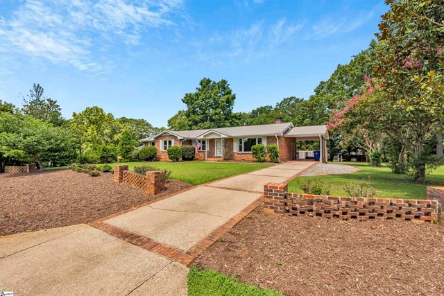 402 Springwood Drive, Spartanburg, SC 29302