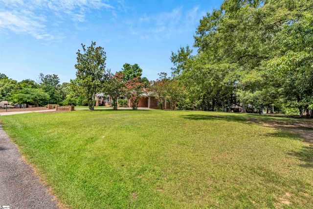402 Springwood Drive, Spartanburg, SC 29302