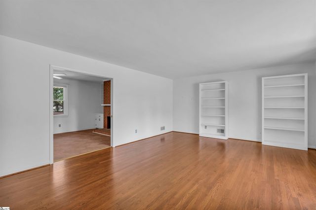 402 Springwood Drive, Spartanburg, SC 29302