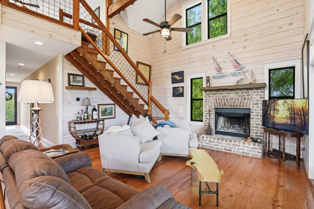 1692 Wharf Ferry Road, Edisto Island, SC 29438