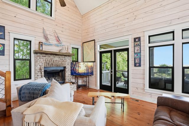 1692 Wharf Ferry Road, Edisto Island, SC 29438