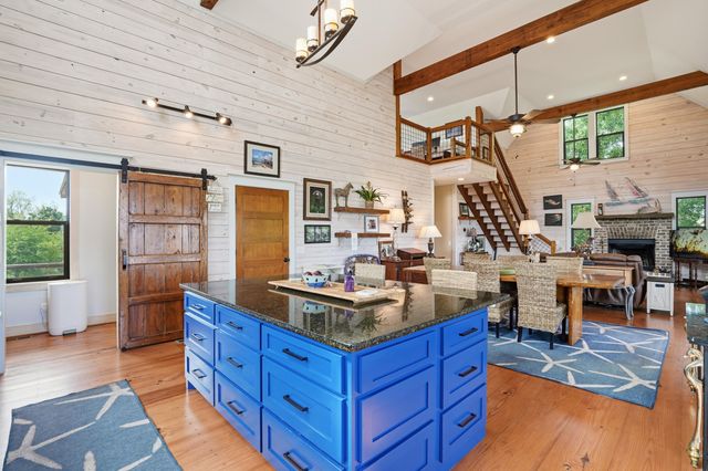 1692 Wharf Ferry Road, Edisto Island, SC 29438
