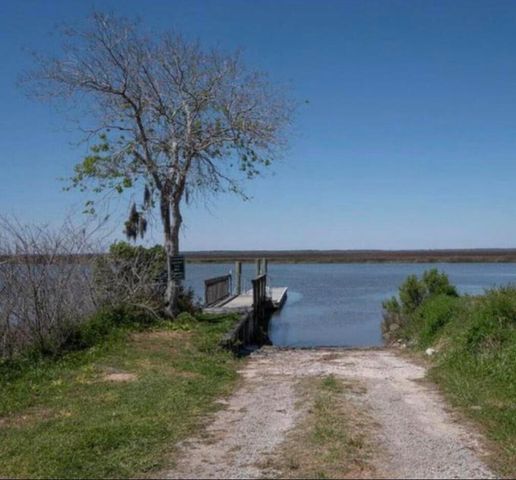 1692 Wharf Ferry Road, Edisto Island, SC 29438