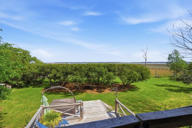 1692 Wharf Ferry Road, Edisto Island, SC 29438