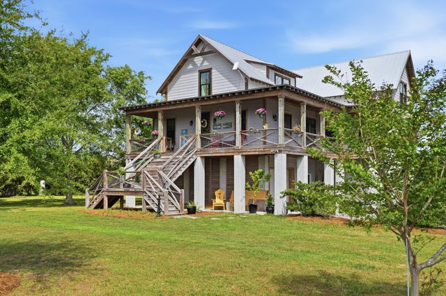 1692 Wharf Ferry Road, Edisto Island, SC 29438