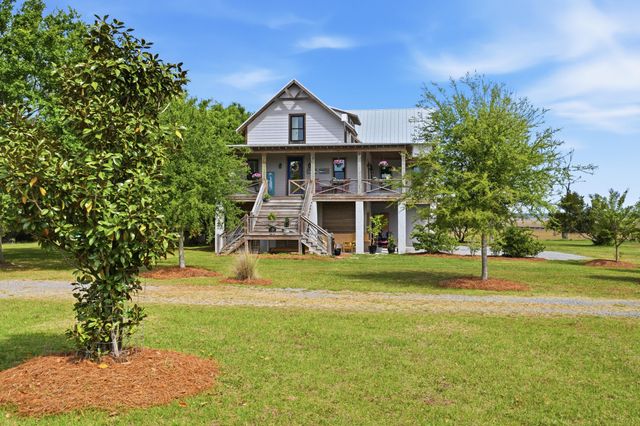 1692 Wharf Ferry Road, Edisto Island, SC 29438