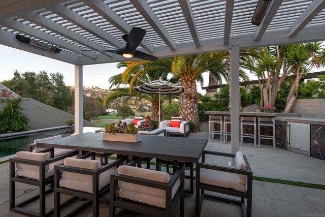 7026 Estrella De Mar Rd, Carlsbad, CA 92009